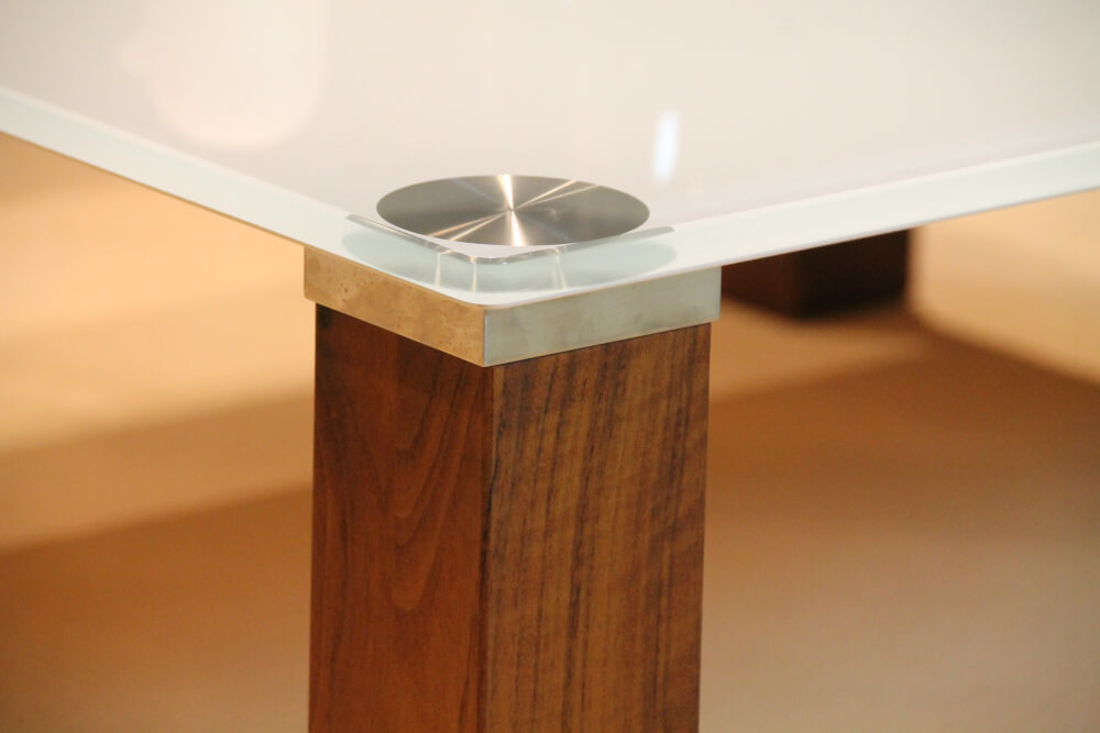 Glas - Nussbaum Couchtisch 100x100 Glas - Nussbaum Couchtisch 100x100